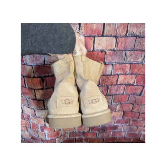 Ugg Classic Tawny Unlined Mini Perforated Boots Size 8 - Picture 12 of 12